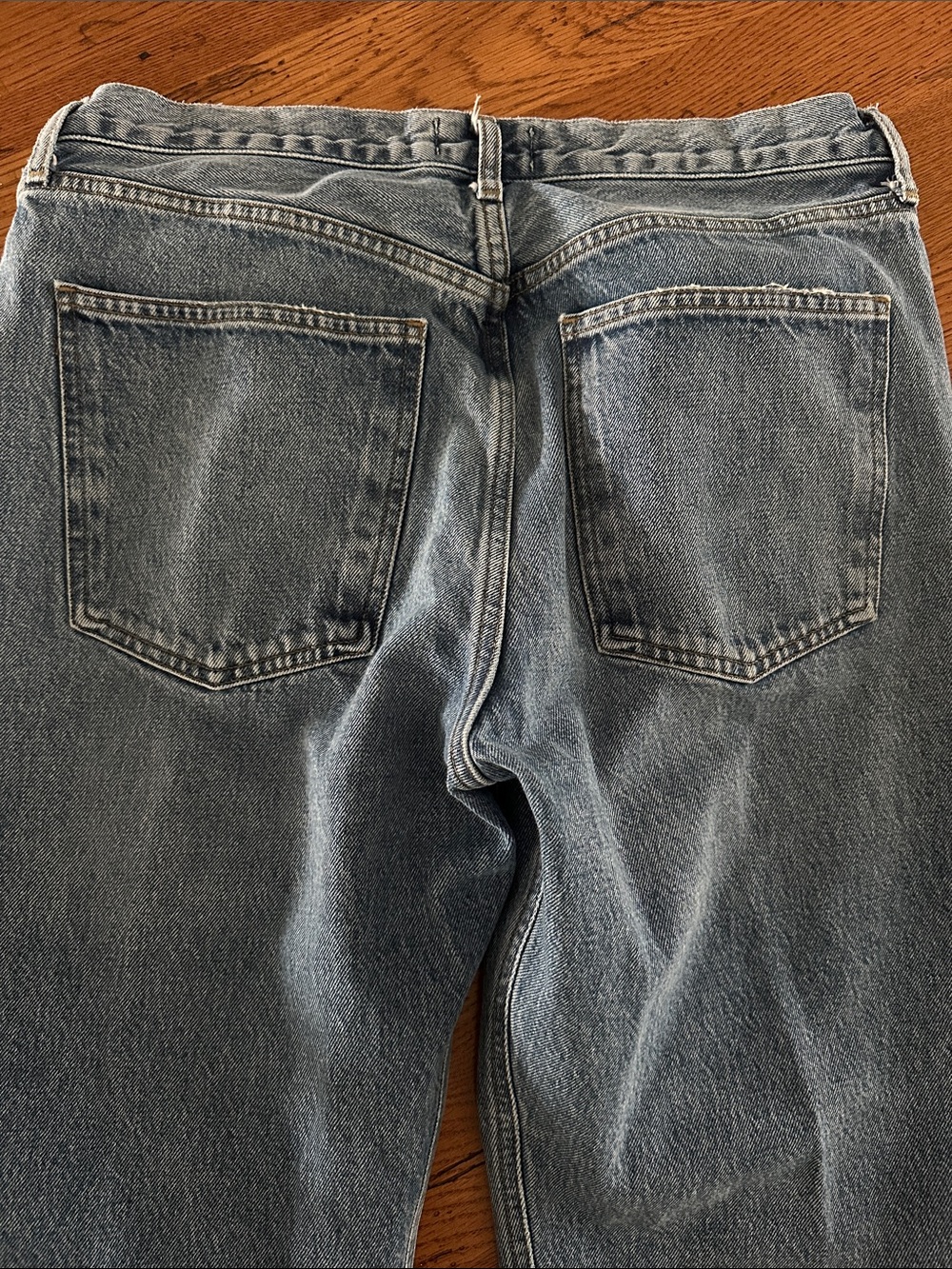 Agolde Fran Cuffed Jeans in Medium Blue Wash - Picture 5 of 7